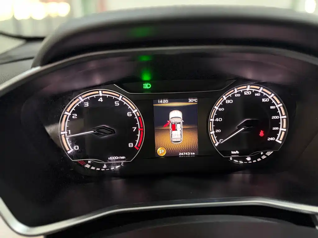 Geely Binyue — миниатюра 10