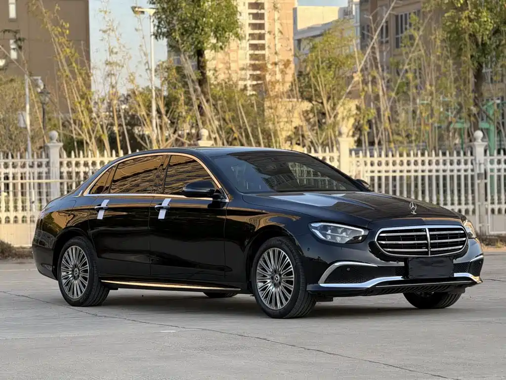 Mercedes-Benz E-Class — миниатюра 2