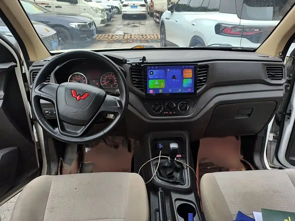 Wuling Hongguang V — миниатюра 13