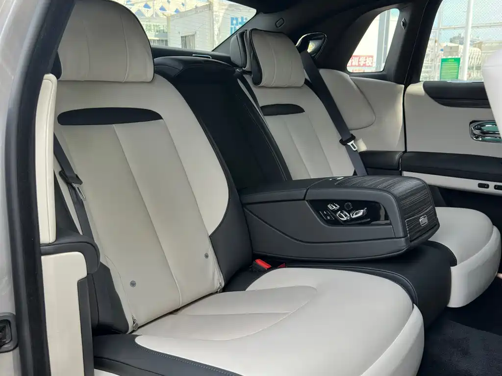 Rolls-Royce Ghost — миниатюра 19