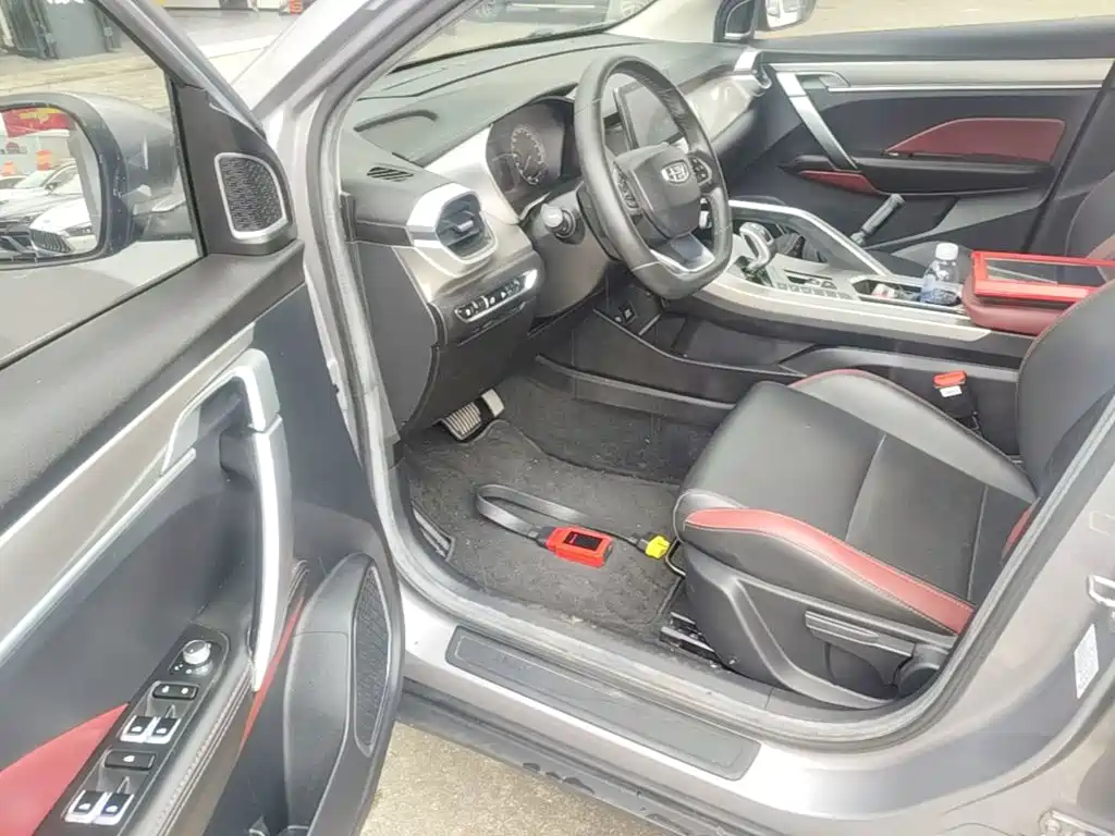 Geely Binyue — миниатюра 16