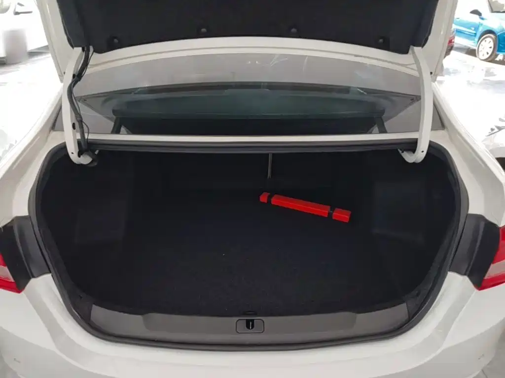 Buick Excelle — миниатюра 19