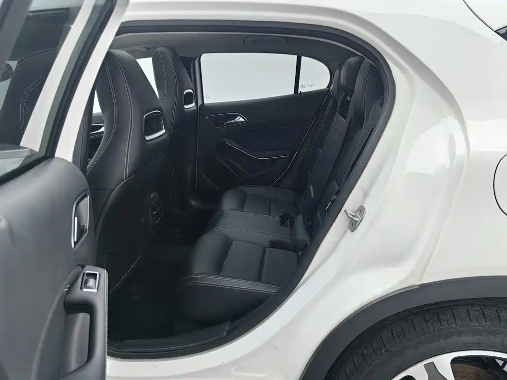 Mercedes-Benz GLA — миниатюра 15