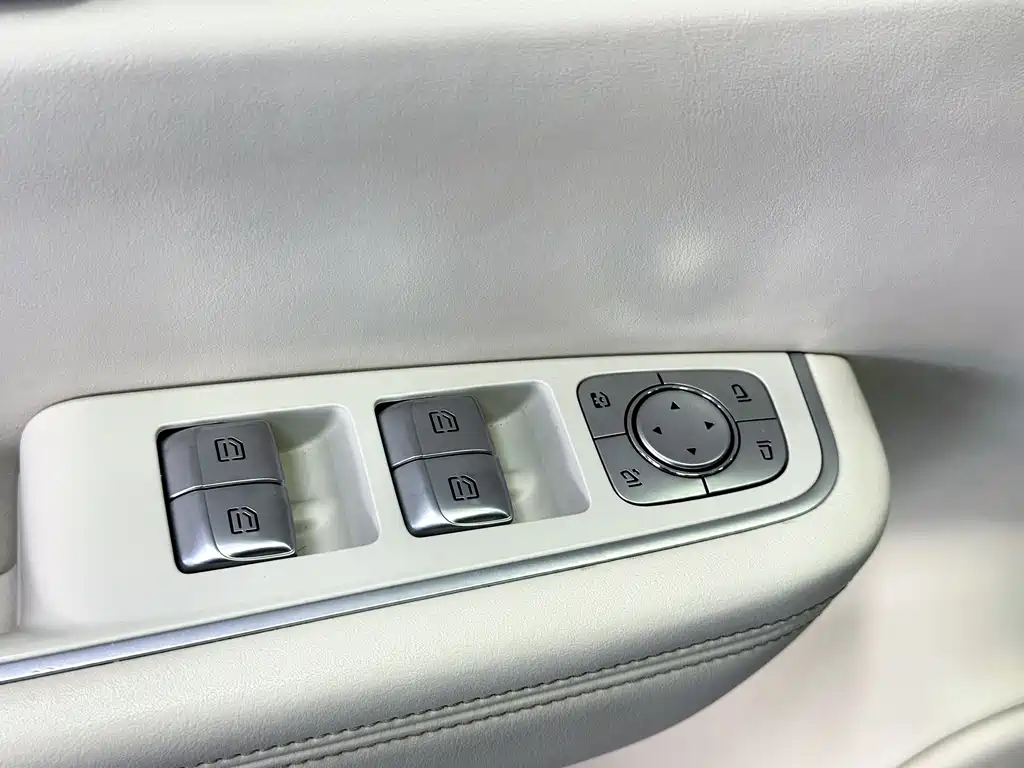 Li Auto Li ONE — миниатюра 16