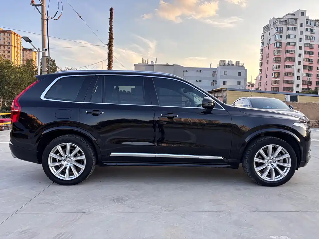 Volvo XC90 — миниатюра 5