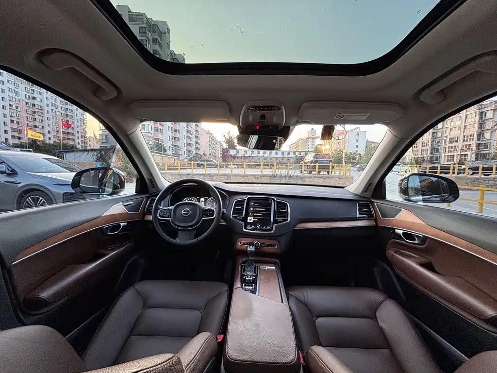 Volvo XC90 — миниатюра 18