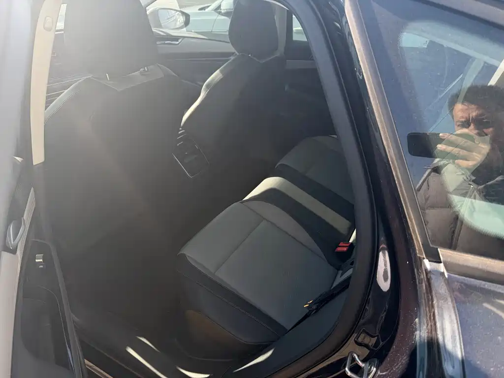 VOLKSWAGEN ID.7 VIZZION