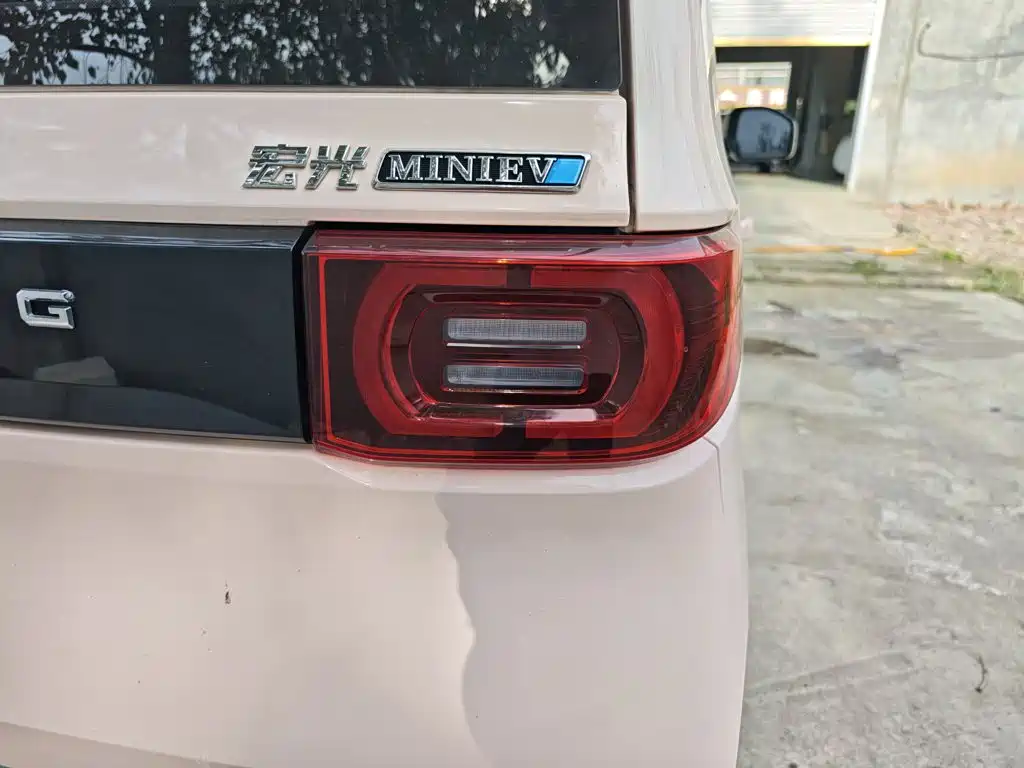Wuling MINIEV — миниатюра 8