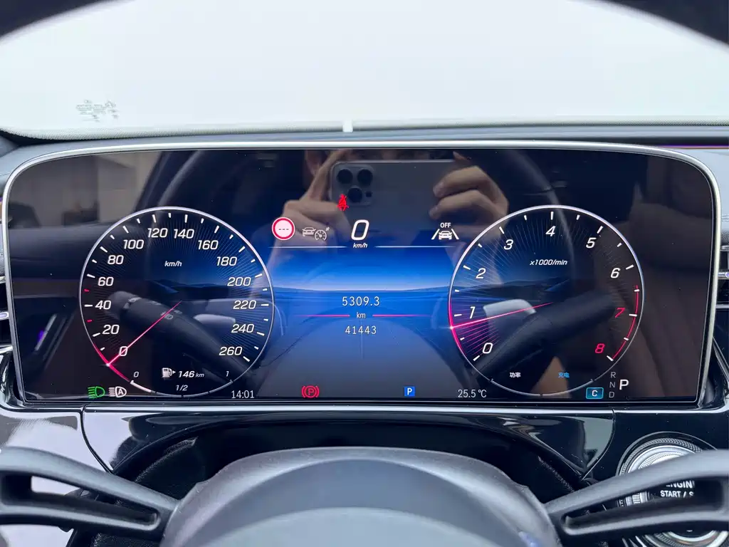 Mercedes-Benz E-Class — миниатюра 12