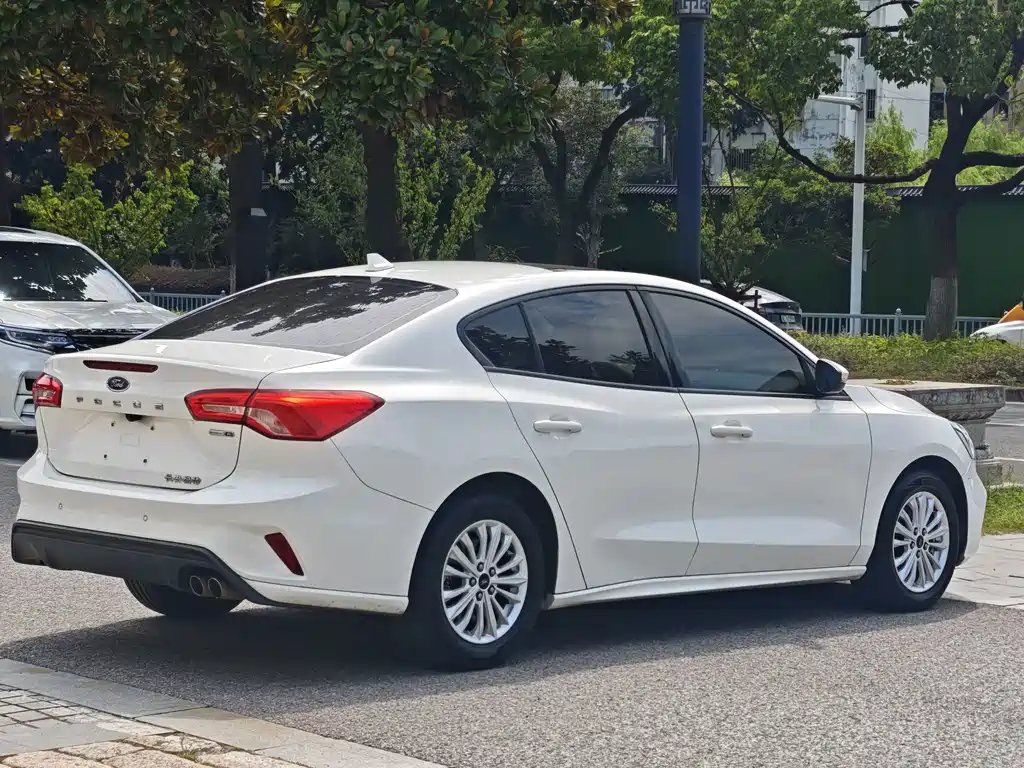 Ford Focus — миниатюра 4