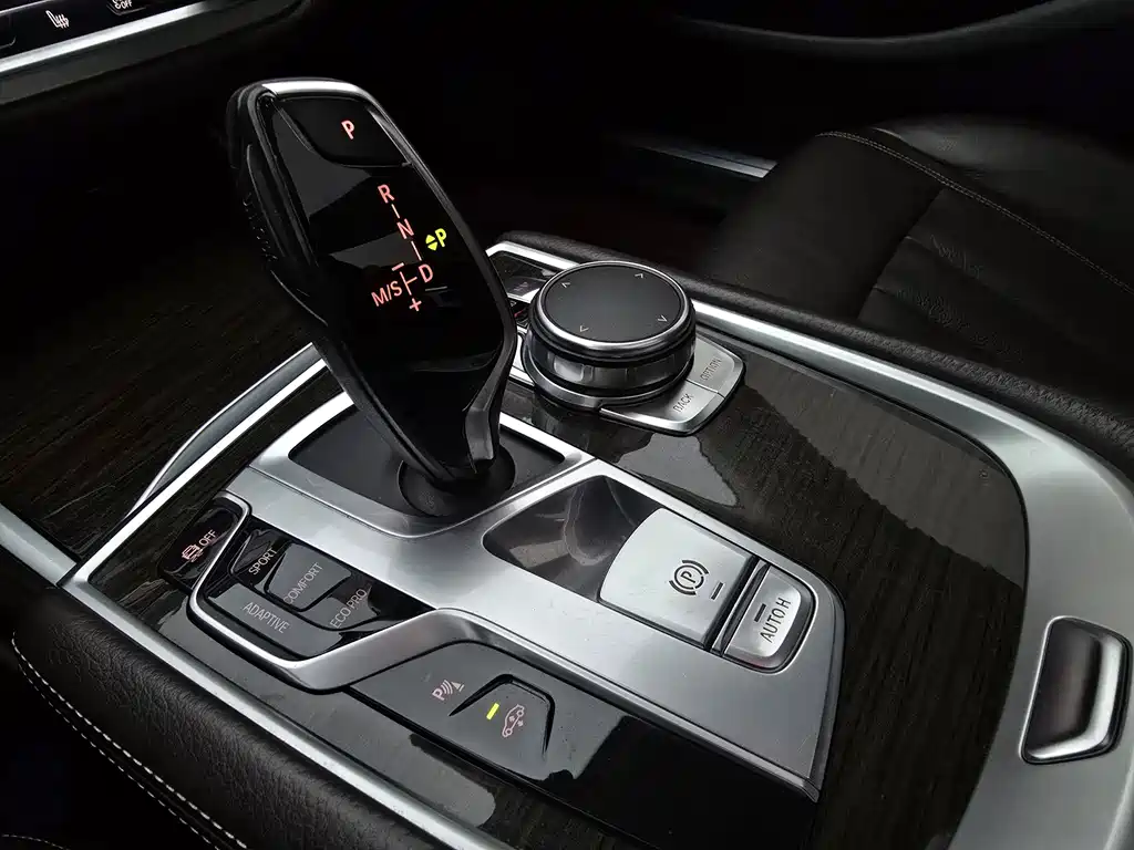 BMW 7 Series — миниатюра 15