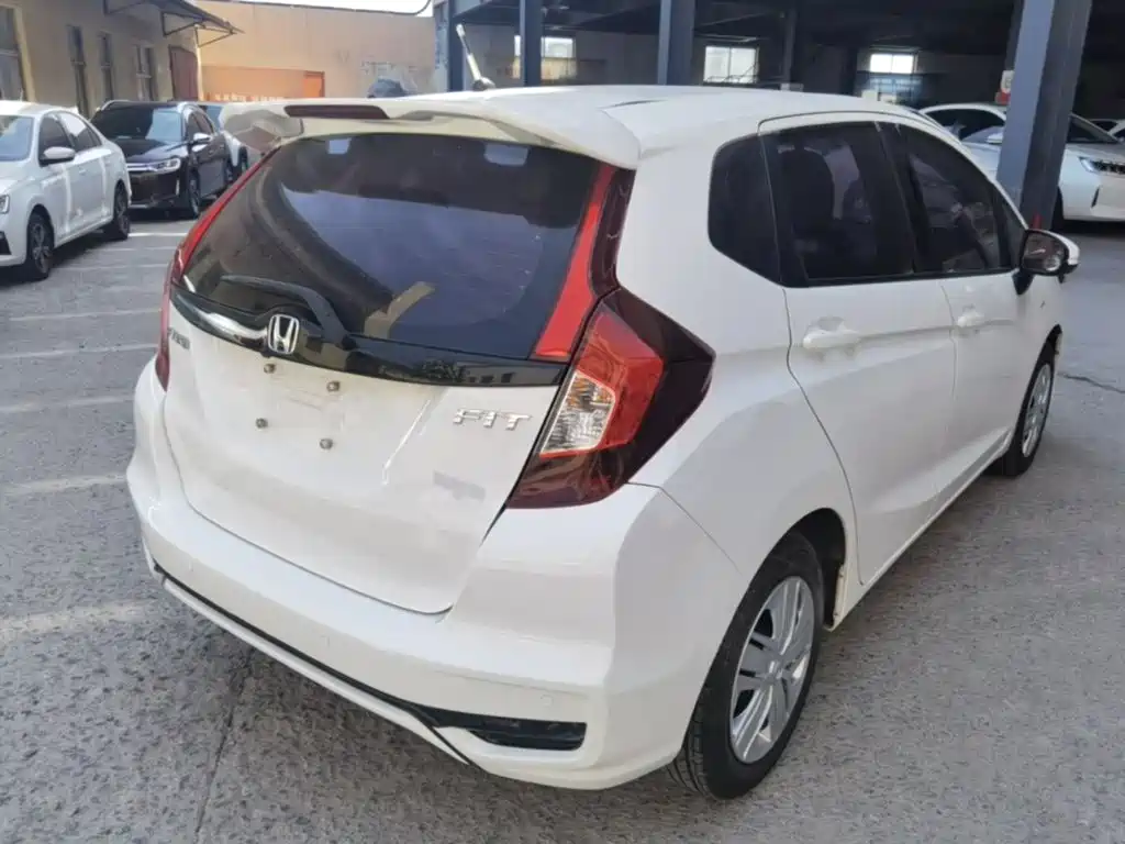 Honda Fit — миниатюра 7