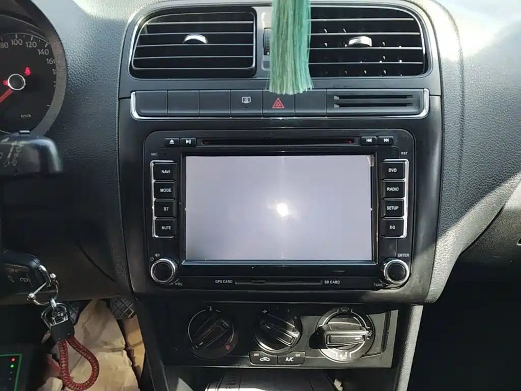 Volkswagen Polo — миниатюра 13