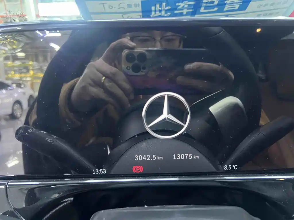 Mercedes-Benz E-Class — миниатюра 10