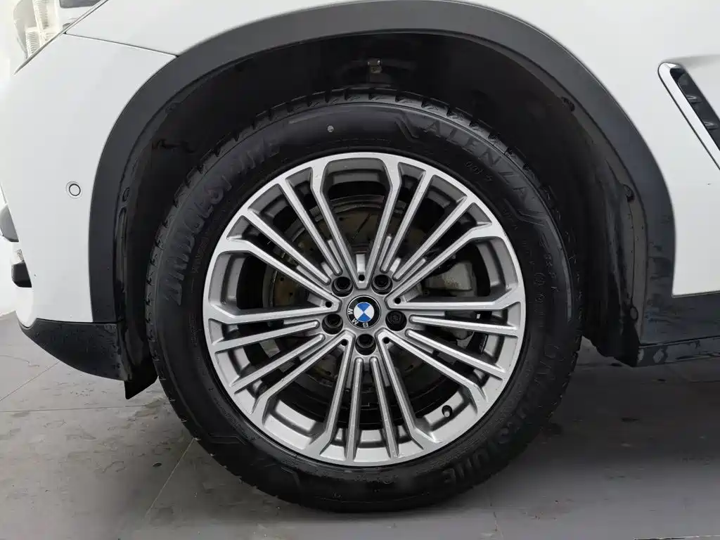 BMW X3 — миниатюра 17