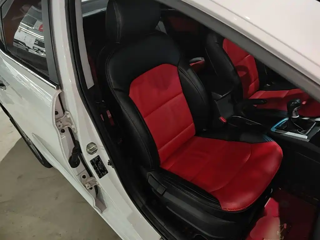 Hyundai Elantra — миниатюра 25