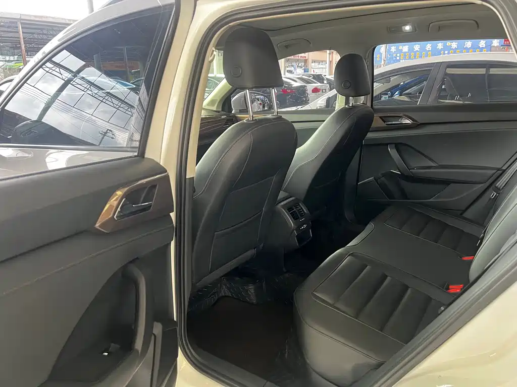 Volkswagen Tharu — миниатюра 6