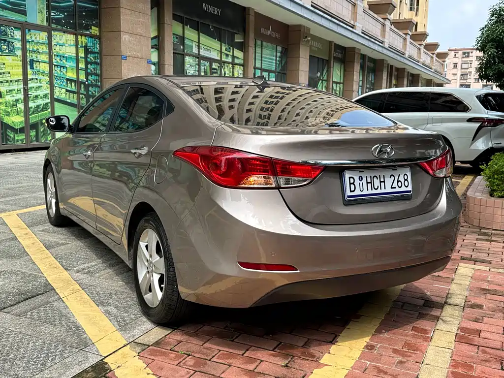 Hyundai Elantra Langdong — миниатюра 6