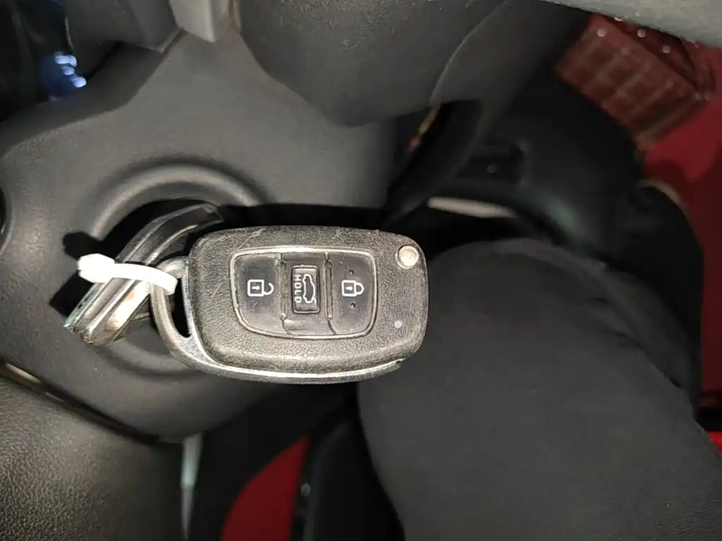 Hyundai Elantra — миниатюра 9