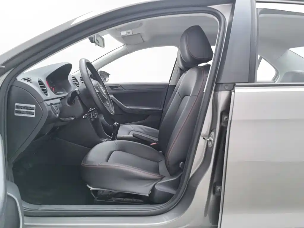 Volkswagen Jetta 2013 1.4L MT Fashion