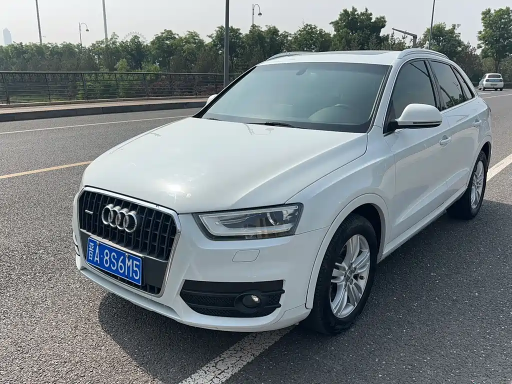 Купить Audi Q3