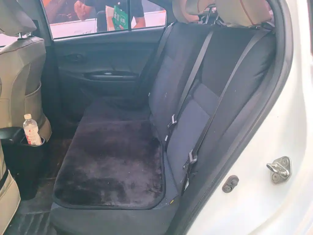 Toyota Yaris L — миниатюра 13