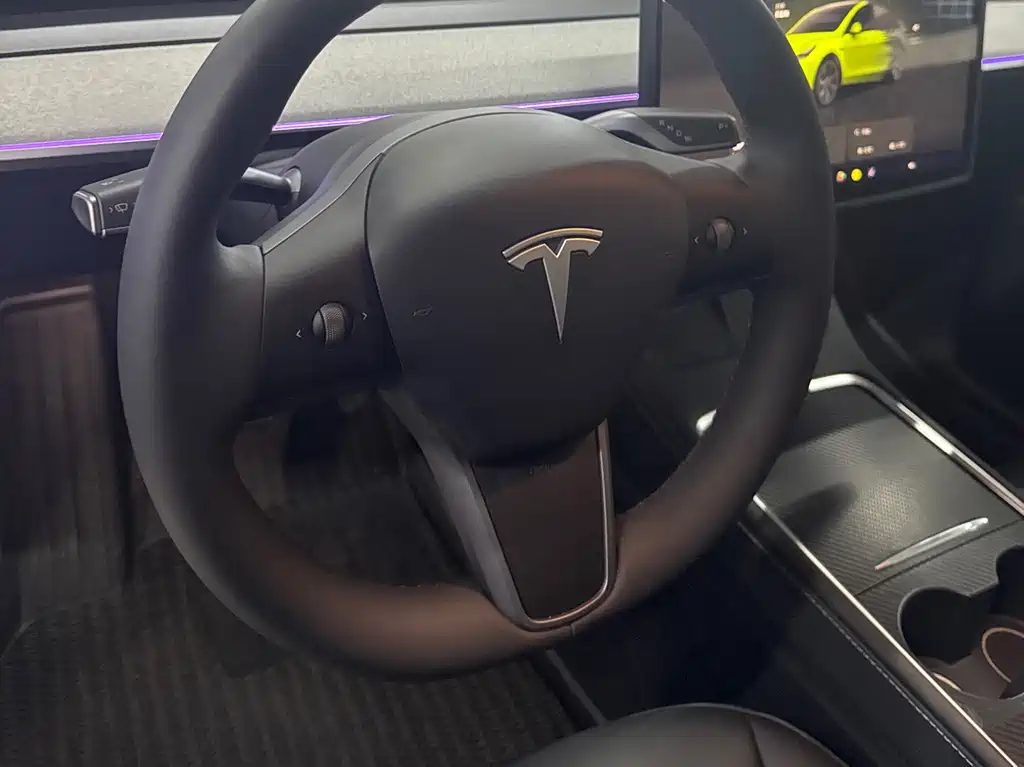 Tesla Model Y — фотографии объявления, Фото 13