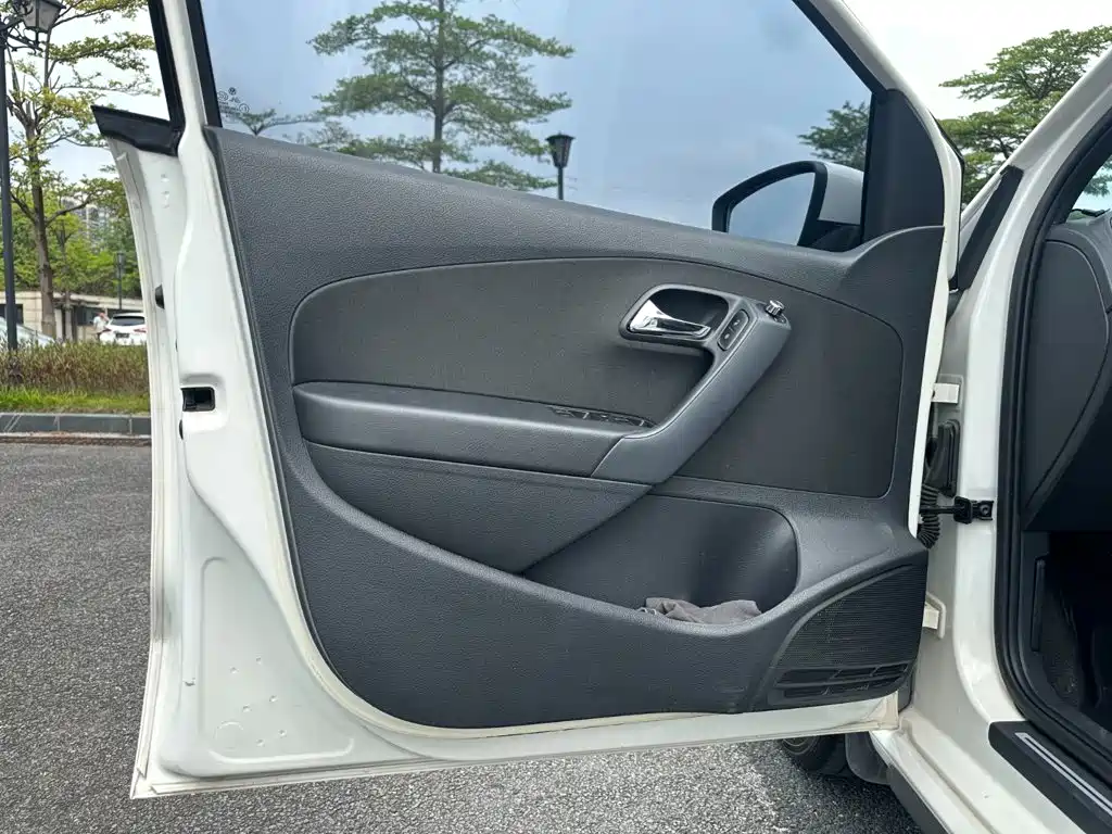 Volkswagen Polo — миниатюра 4