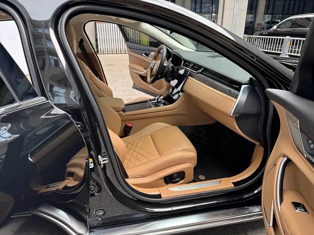 Jaguar XFL 2023 XFL 2.0T P250 Premium Luxury