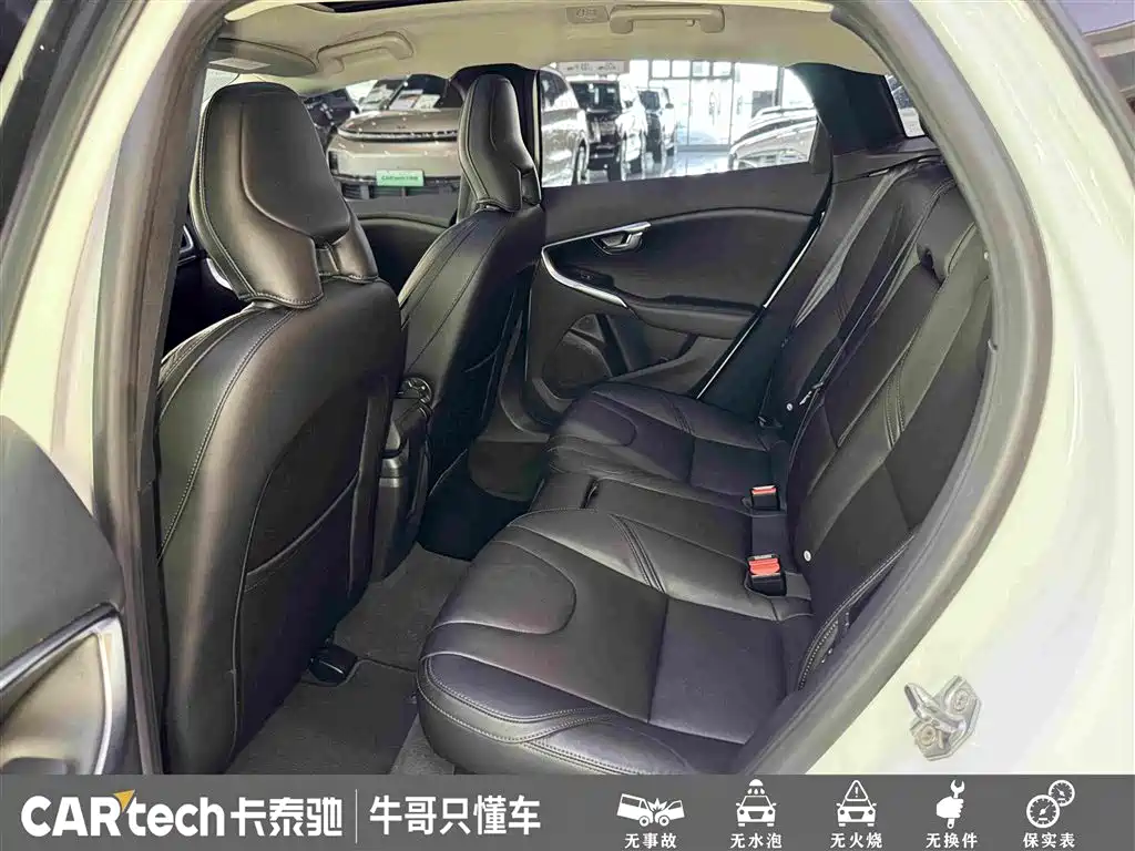 Volvo V40 — миниатюра 24