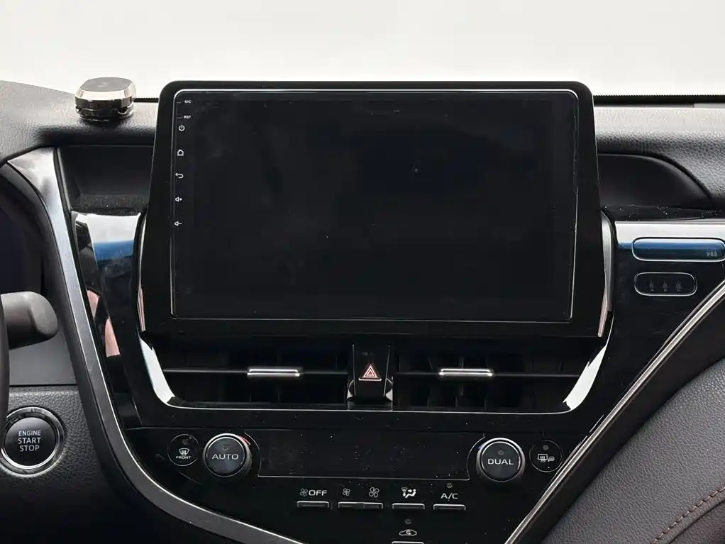 Toyota Camry — миниатюра 13