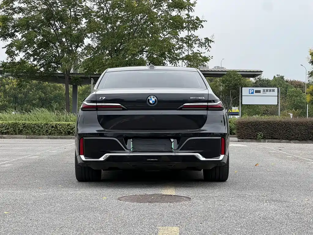 BMW i7 — миниатюра 6