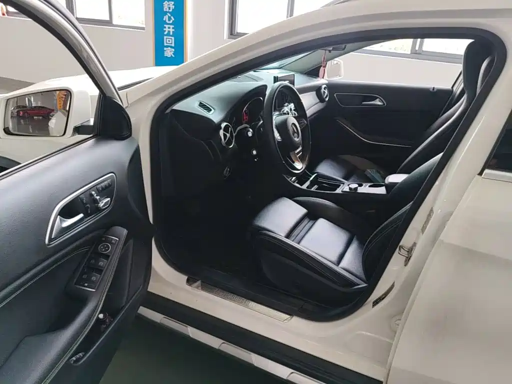 Mercedes-Benz GLA — миниатюра 16