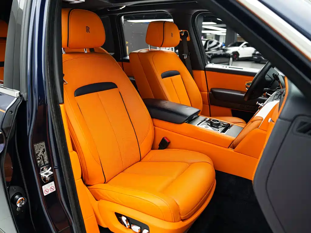 Rolls-Royce Cullinan — миниатюра 19