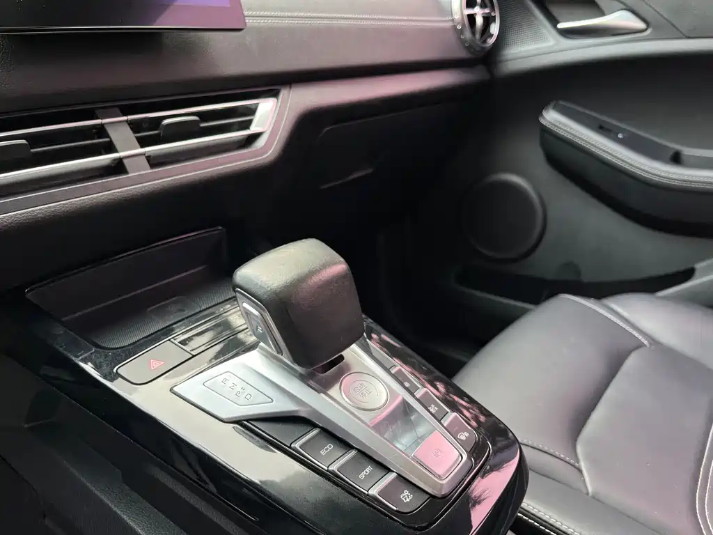 BYD Yuan EV — миниатюра 13
