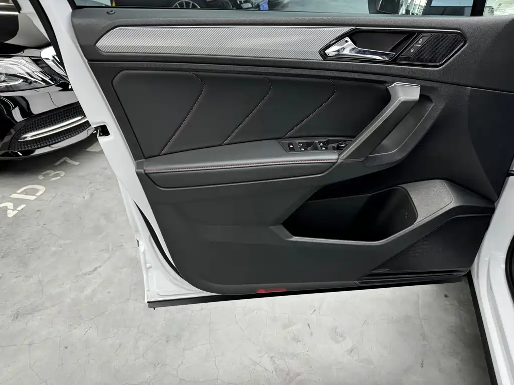 Volkswagen Tiguan X — миниатюра 6