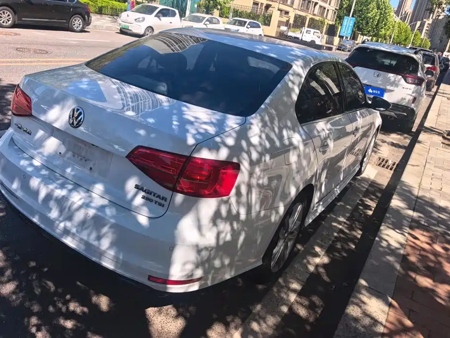 Volkswagen Sagitar — миниатюра 3