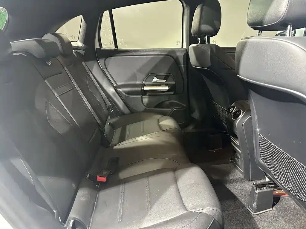 Mercedes-Benz GLA — миниатюра 8