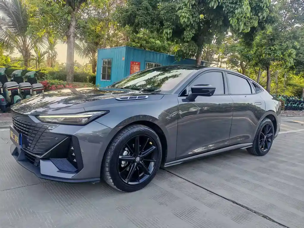 2024 Changan UNI-V - zdjęcie 1 z 9