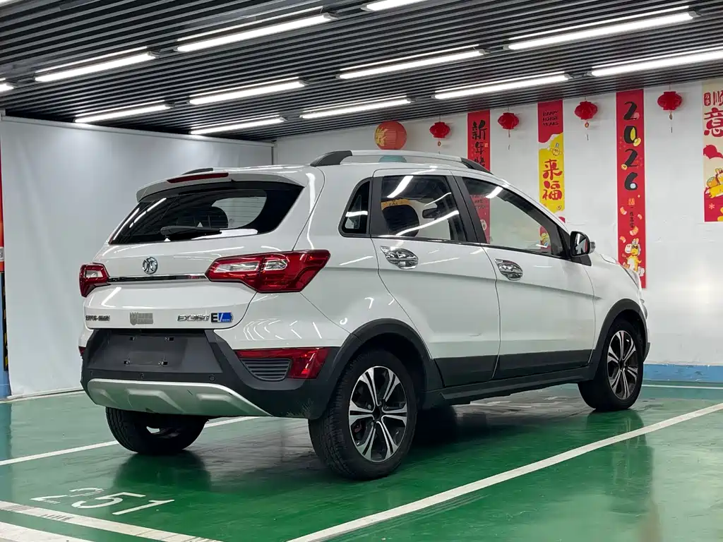 BAIC New Energy EX — миниатюра 5