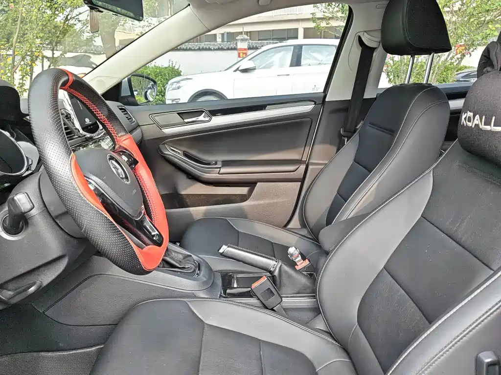 Volkswagen Sagitar — миниатюра 6