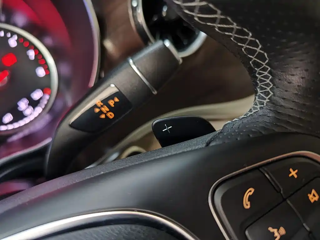 MERCEDES-BENZ V CLASS