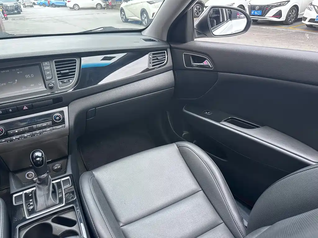 Hyundai Mistra 2016 1.8L AT GLS