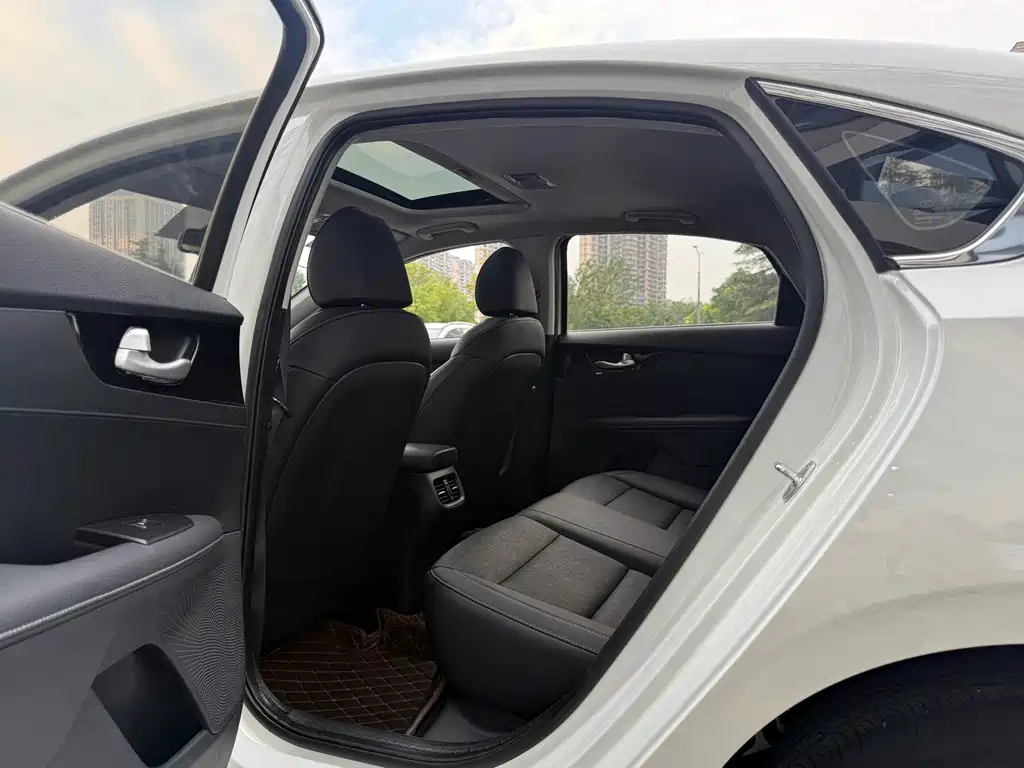 Kia K3 — миниатюра 11