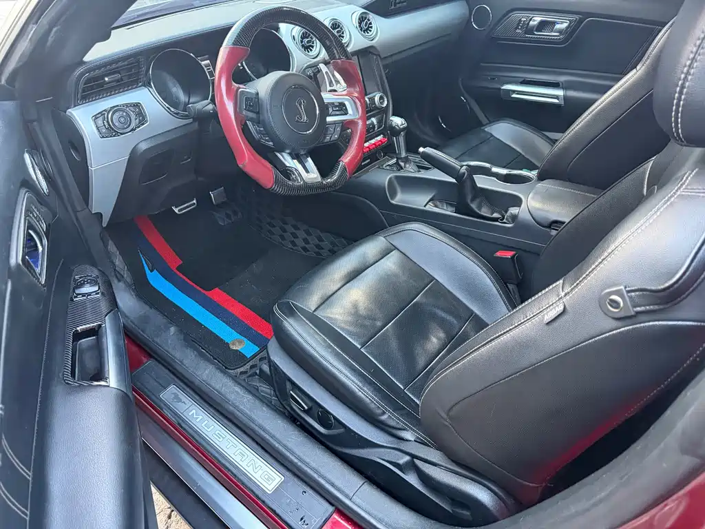 Ford Mustang — миниатюра 4
