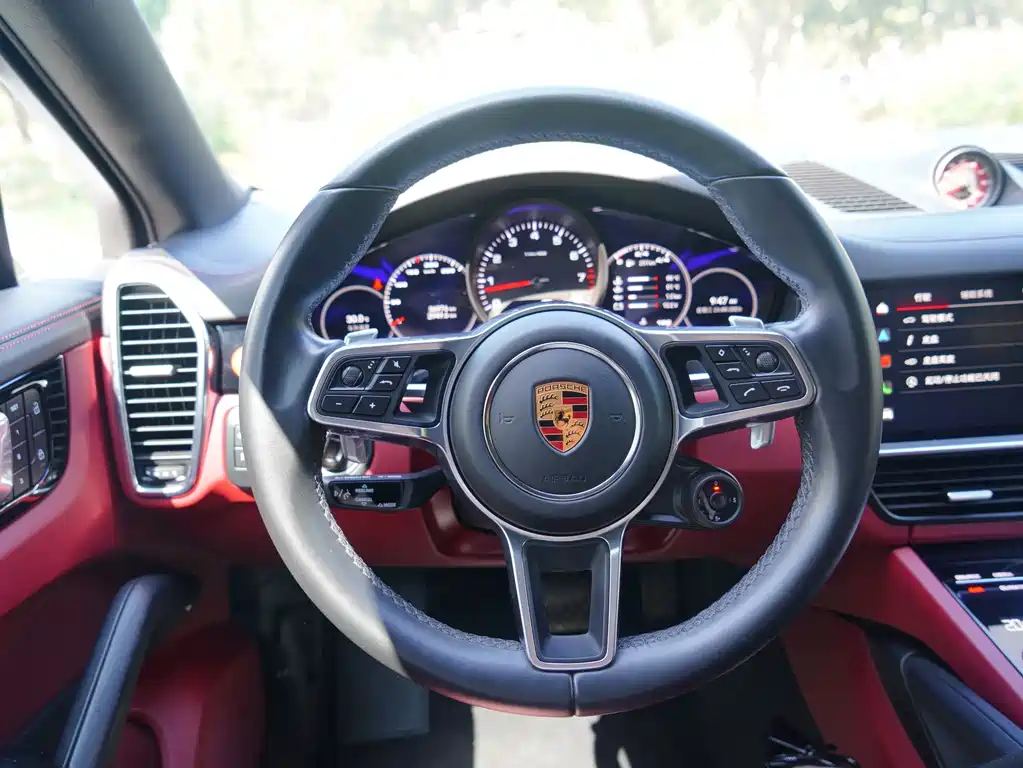 Porsche Cayenne — миниатюра 15