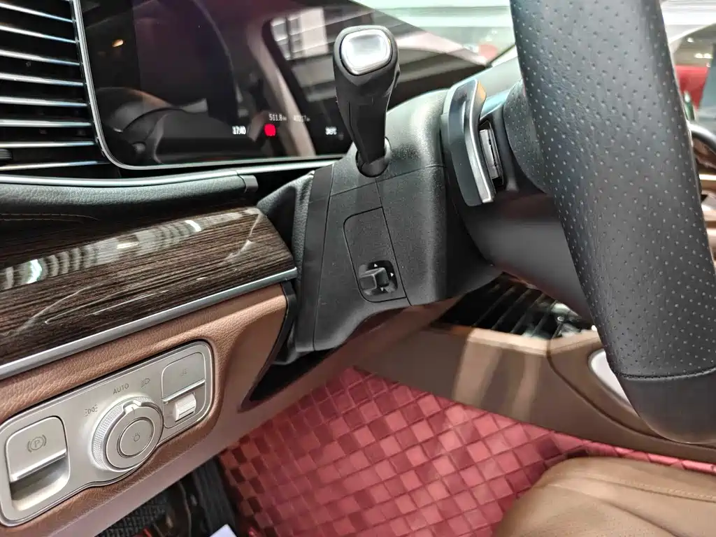 Mercedes-Benz GLE (Import) — миниатюра 13