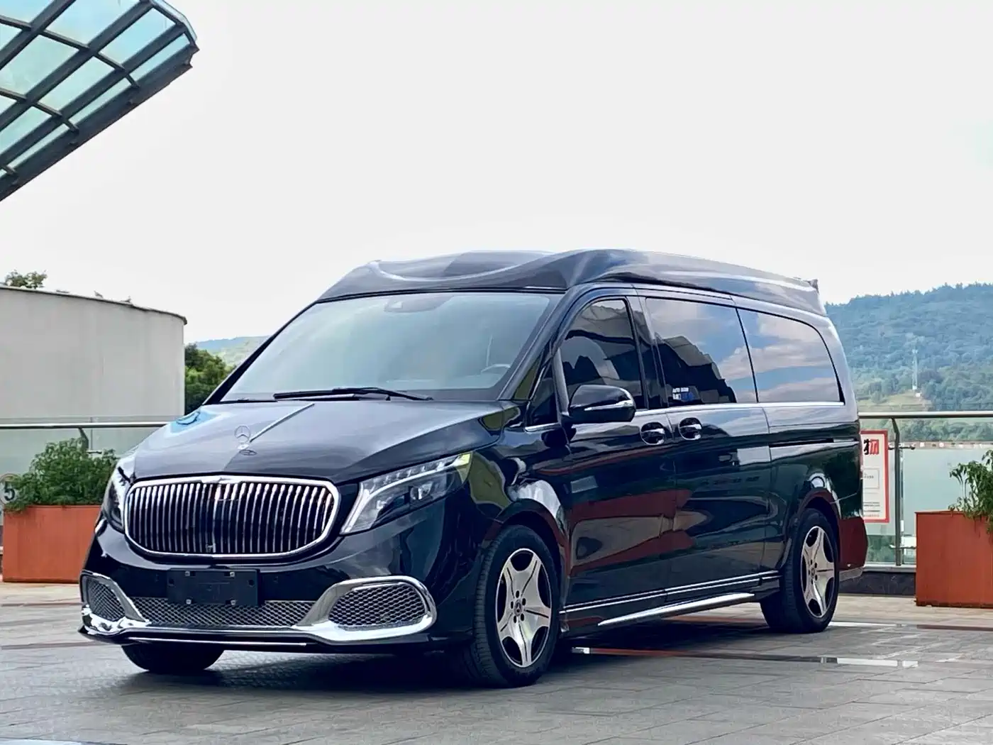 奔驰V级 2021款 V 260 L 长轴距豪华版 2023