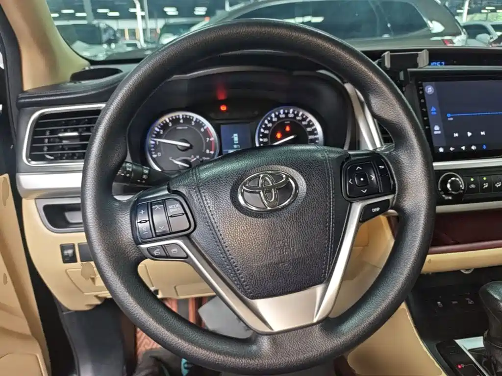 Toyota Highlander — миниатюра 11