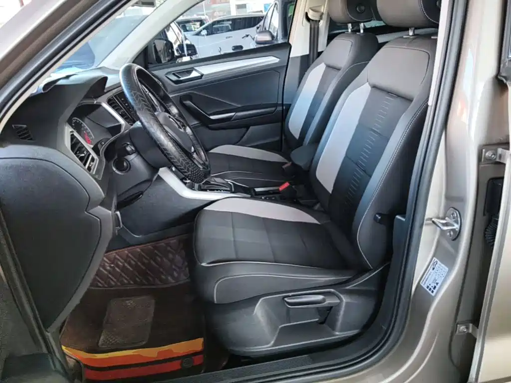 Volkswagen T-Roc — миниатюра 15